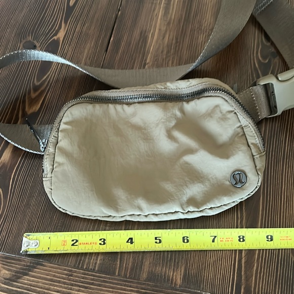 Lululemon Belt Bag - Picture 9 of 12